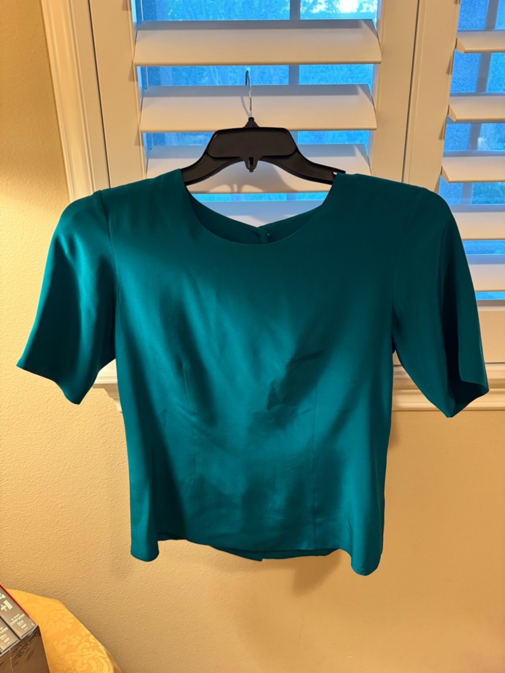 Nordstrom‘s classic Teal Silk Blouse - barely worn needs steaming